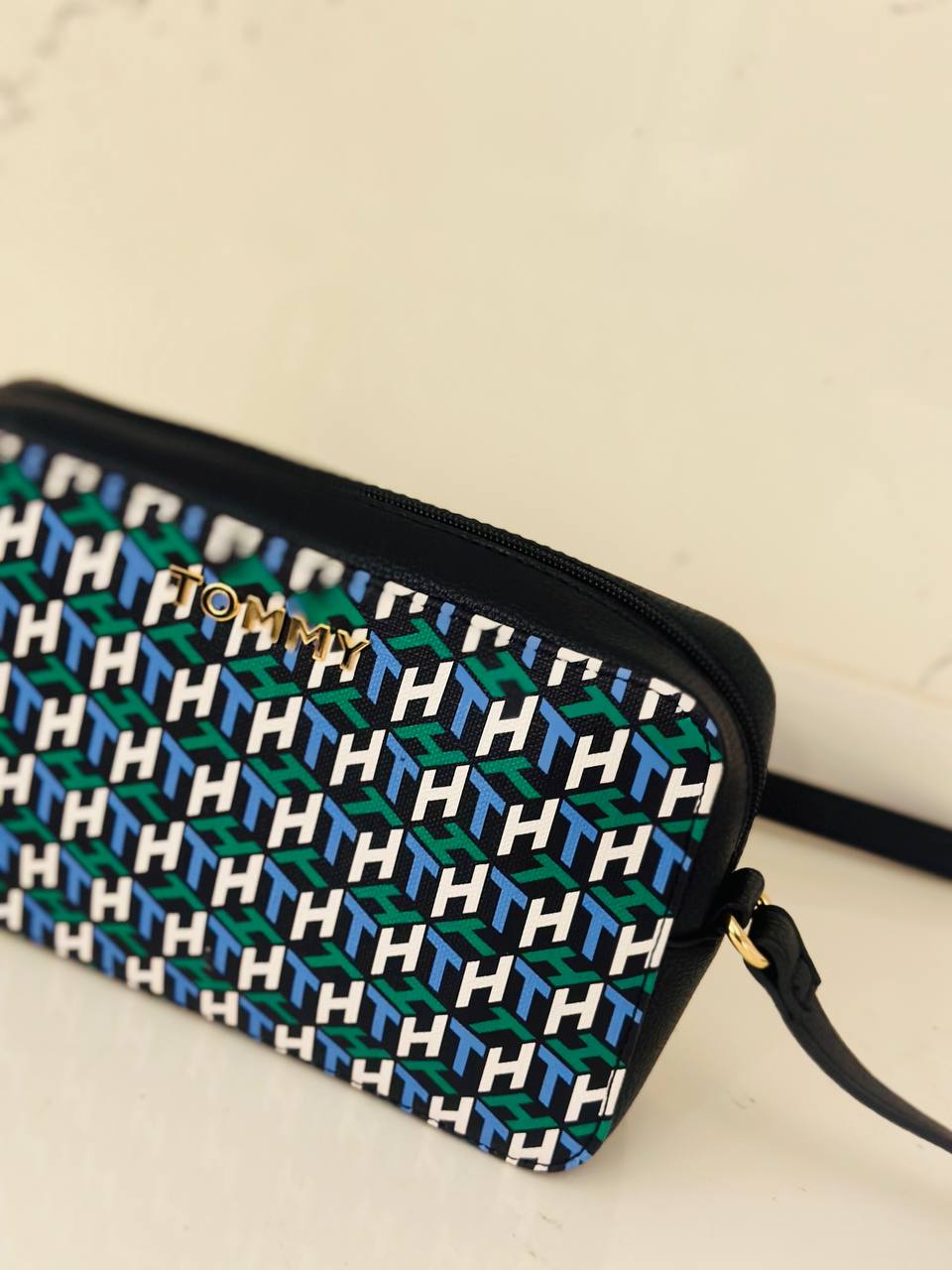 Tommy Hilfiger bag