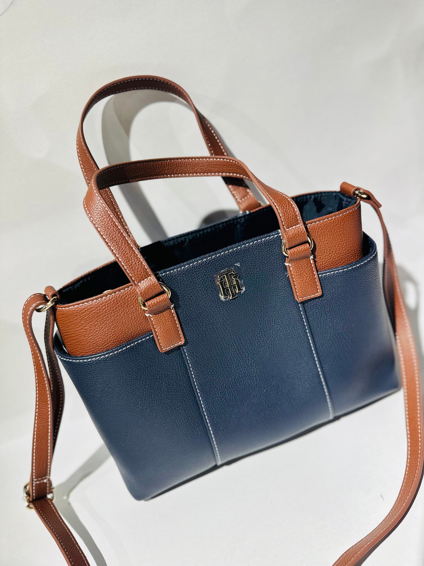 Tommy Hilfiger bag