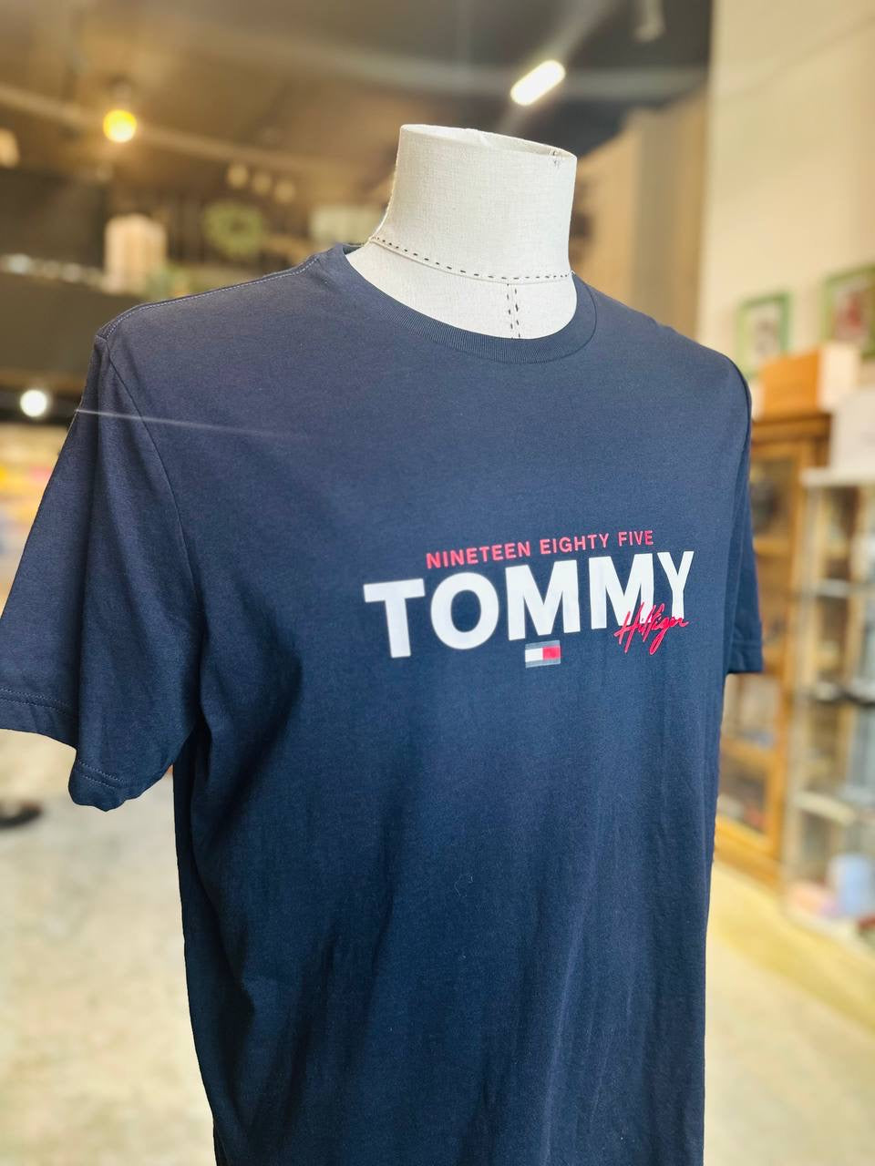 Tommy Hilfiger t-shirt size large