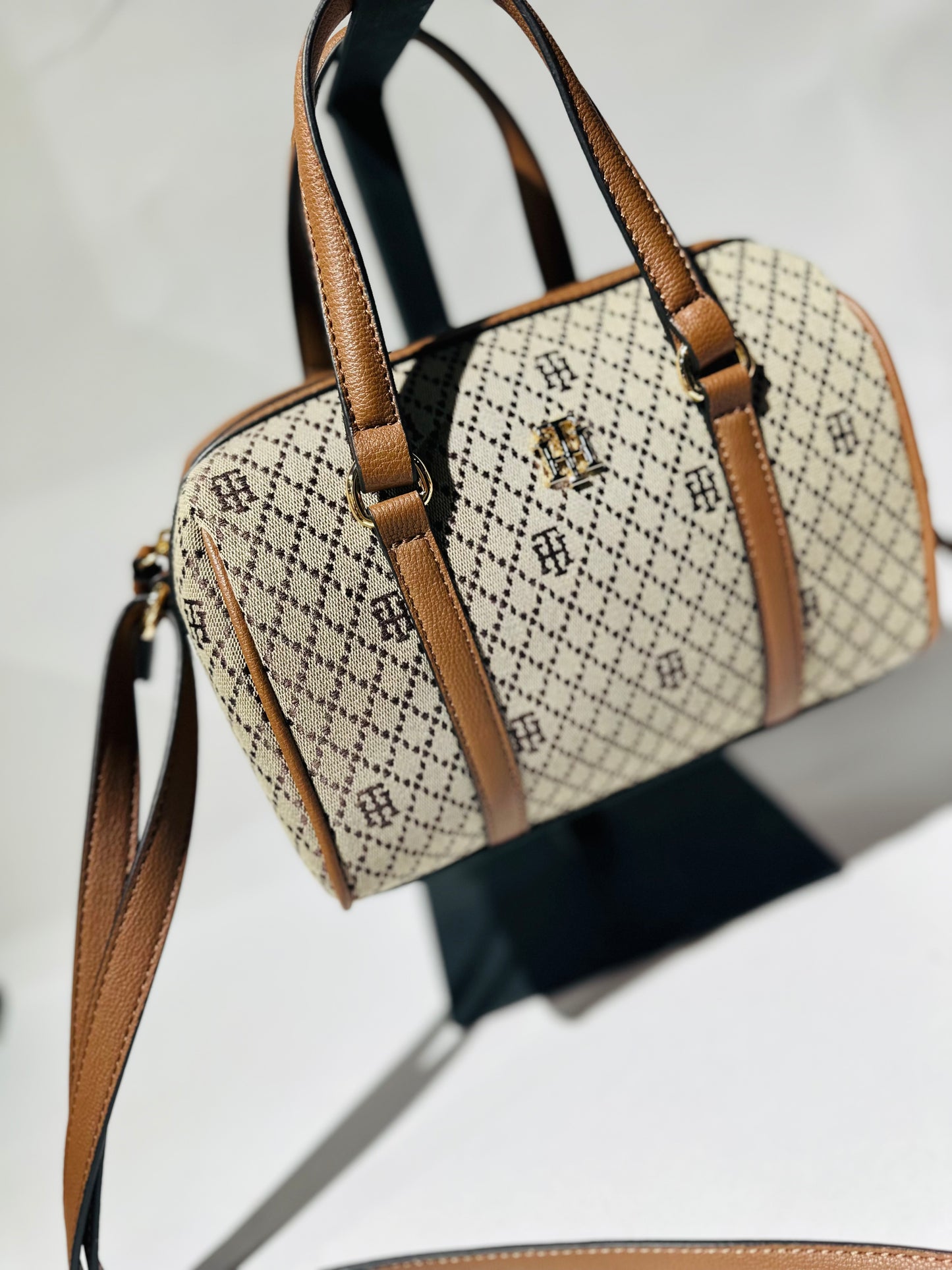 Tommy Hilfiger bag