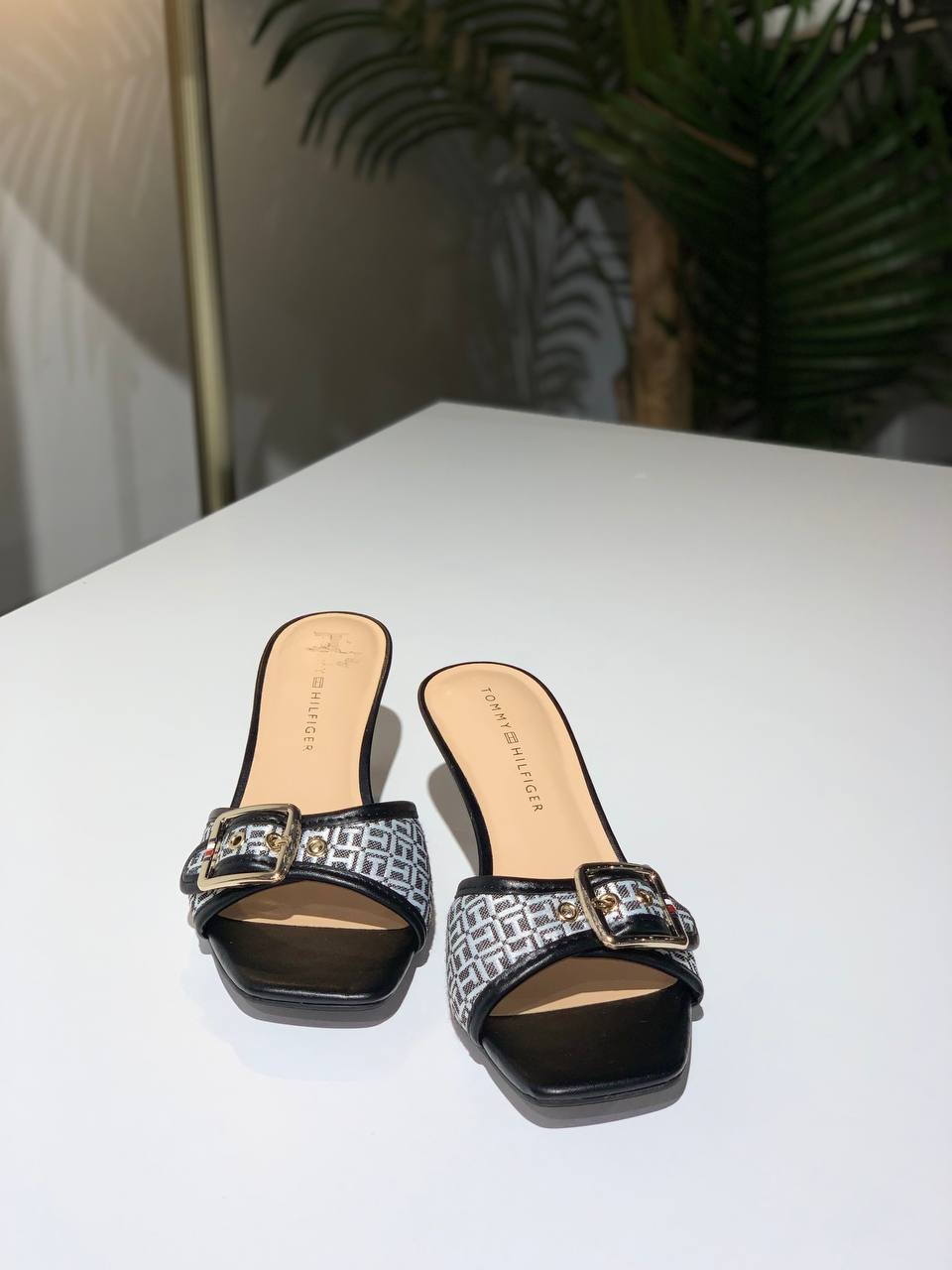 Tommy Hilfiger sandal size 7.5
