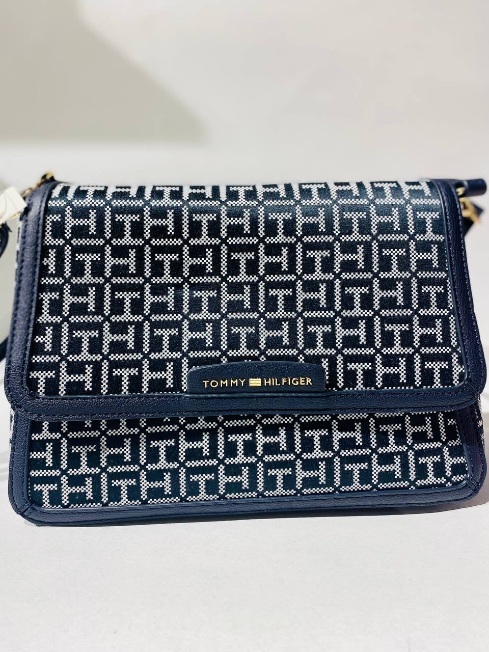 Tommy Hilfiger bag