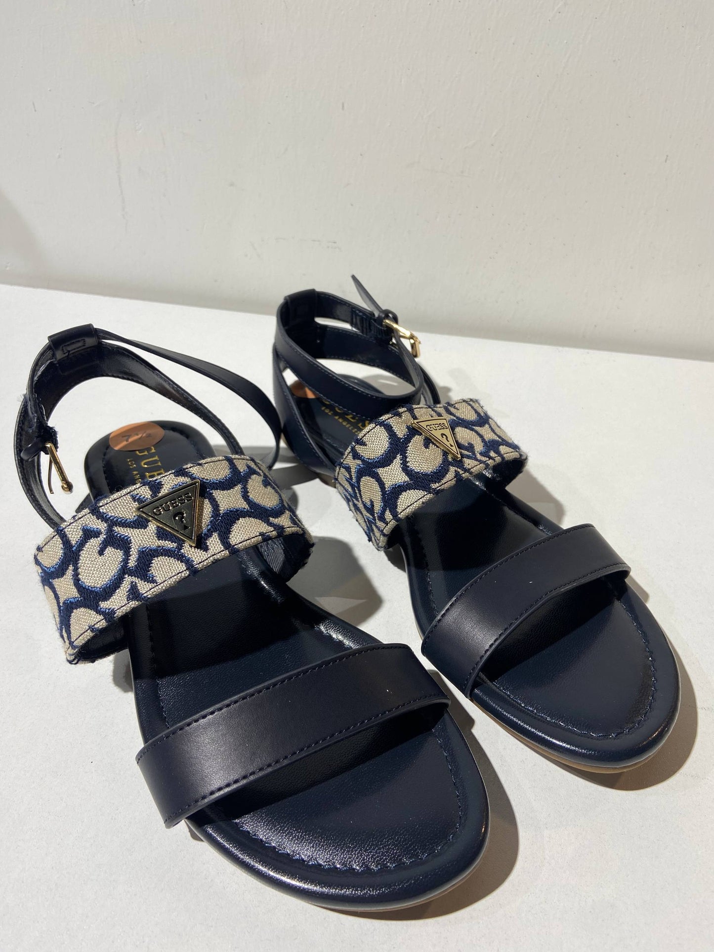 Guess sandal