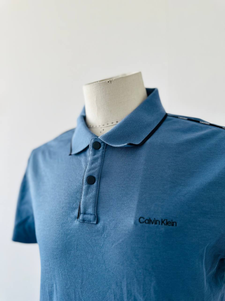 Calvin Klein shirt size small