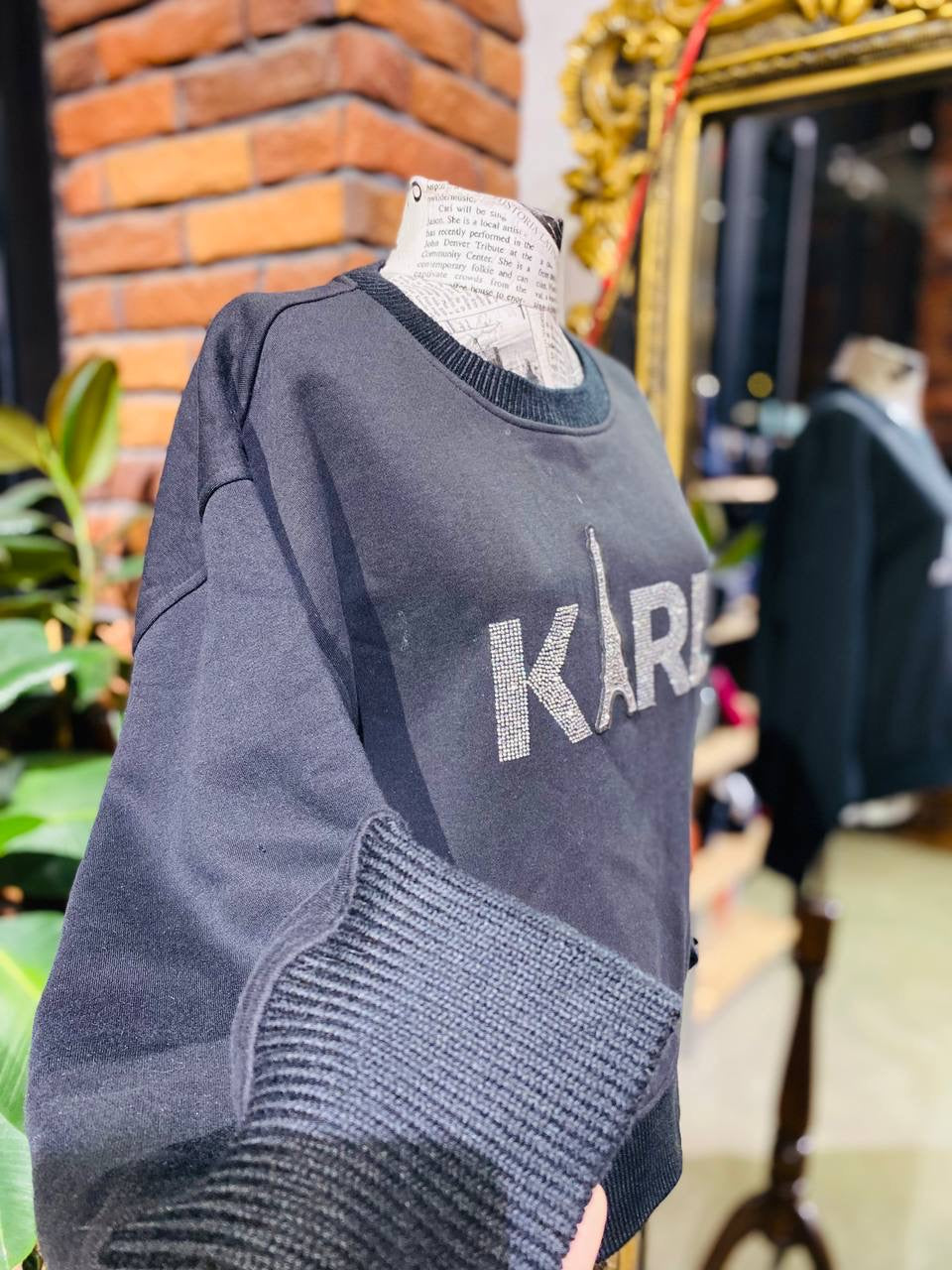 Karl lagerfeld sweater size medium