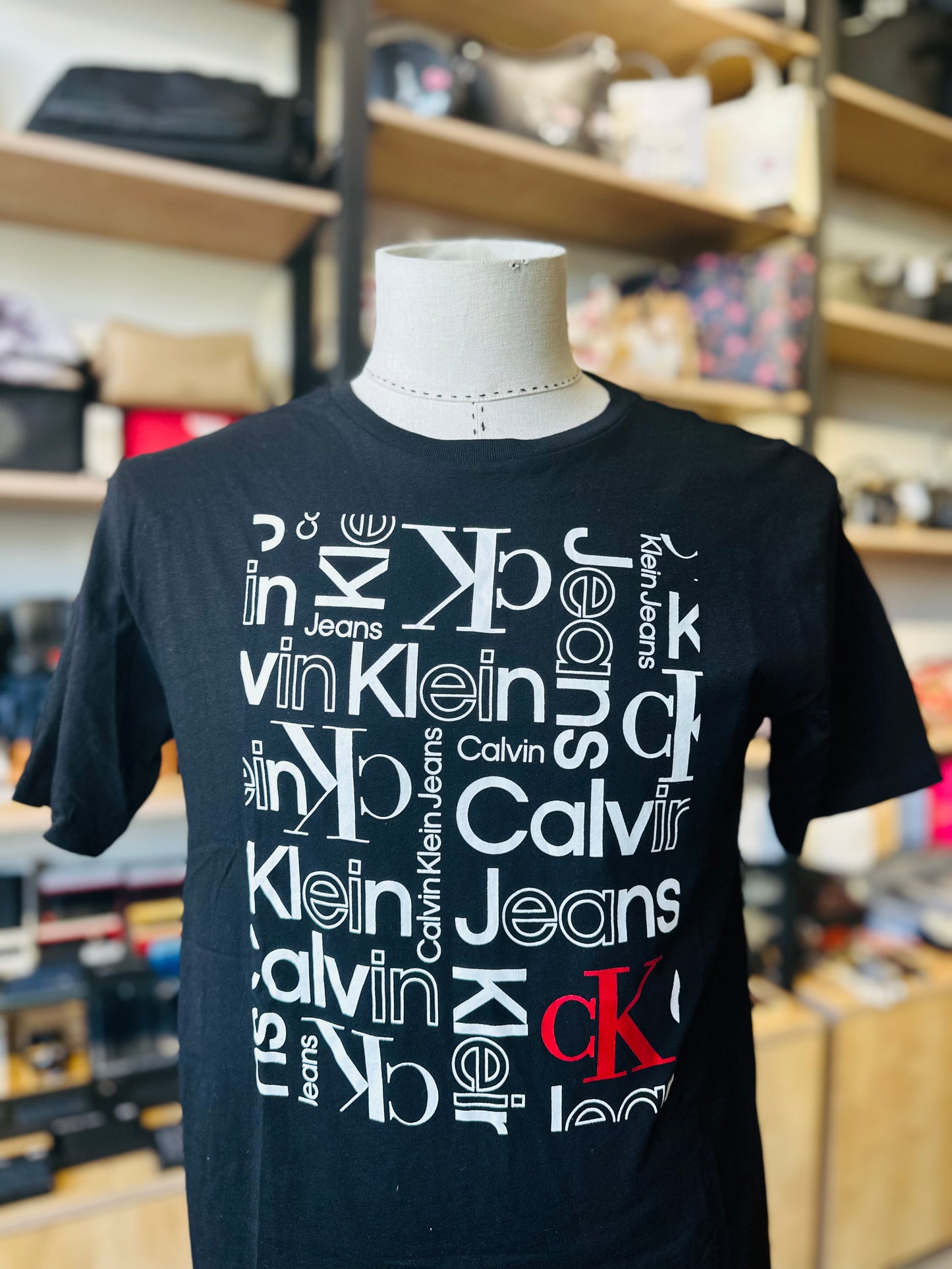 Calvin Klein shirt size xl(18/30)