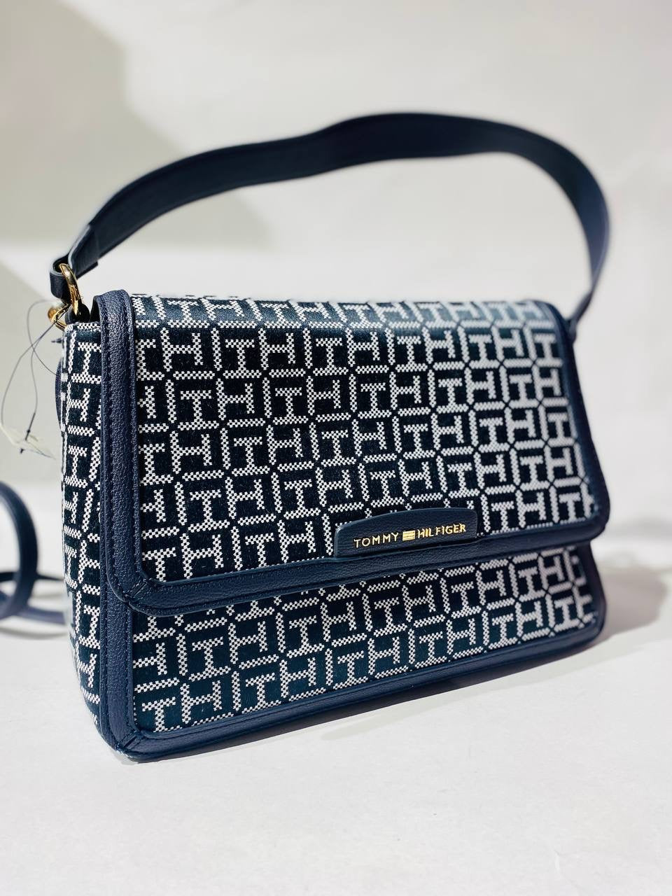Tommy Hilfiger bag