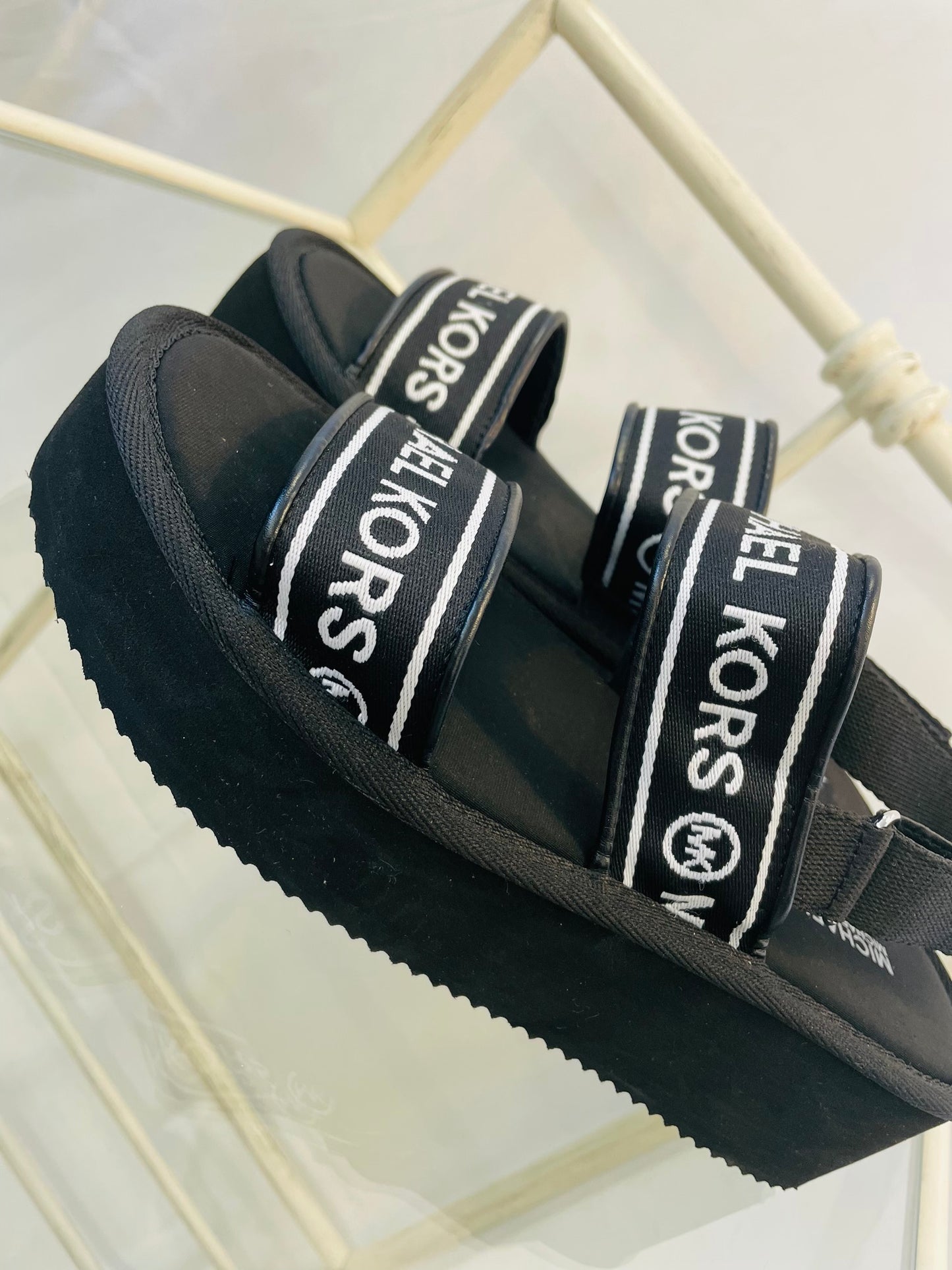 Michael kors sandal size 39
