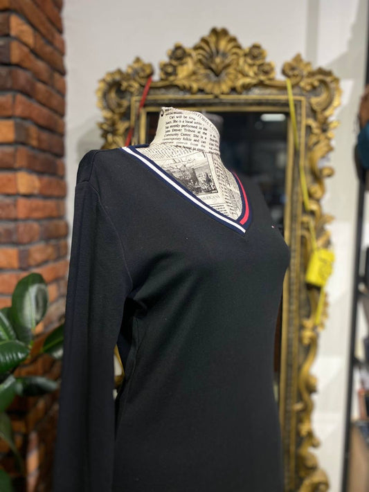 Tommy Hilfiger sweater size small