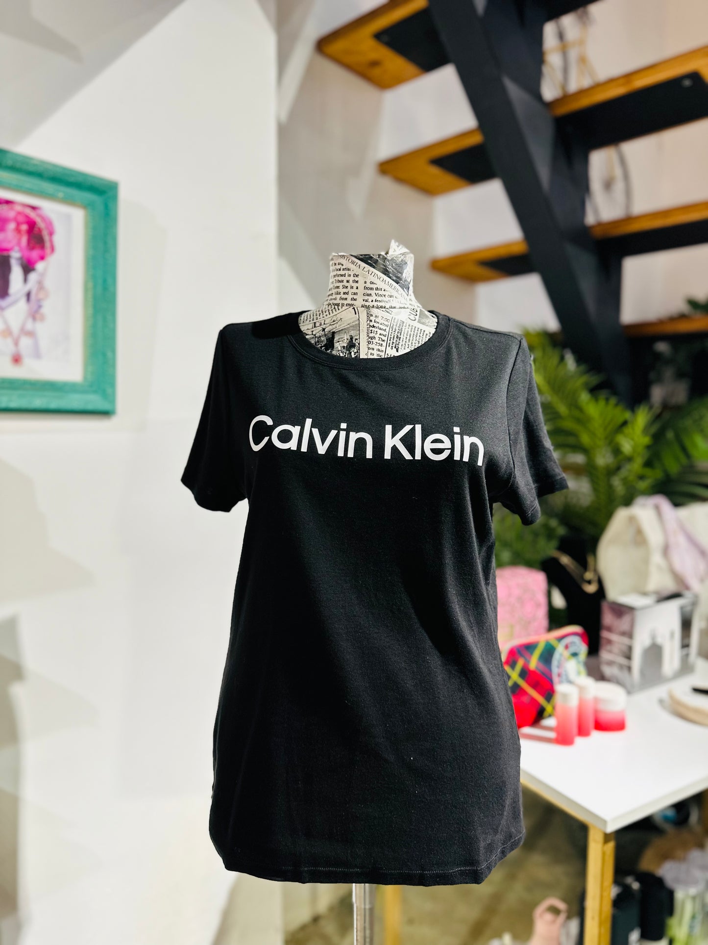 Calvin Klein t-shirt size large