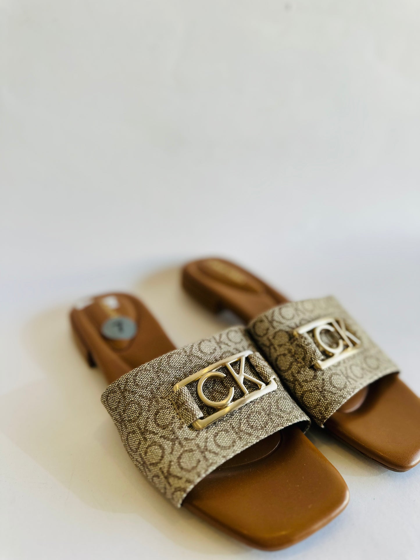 Calvin Klein sandal size 37.5