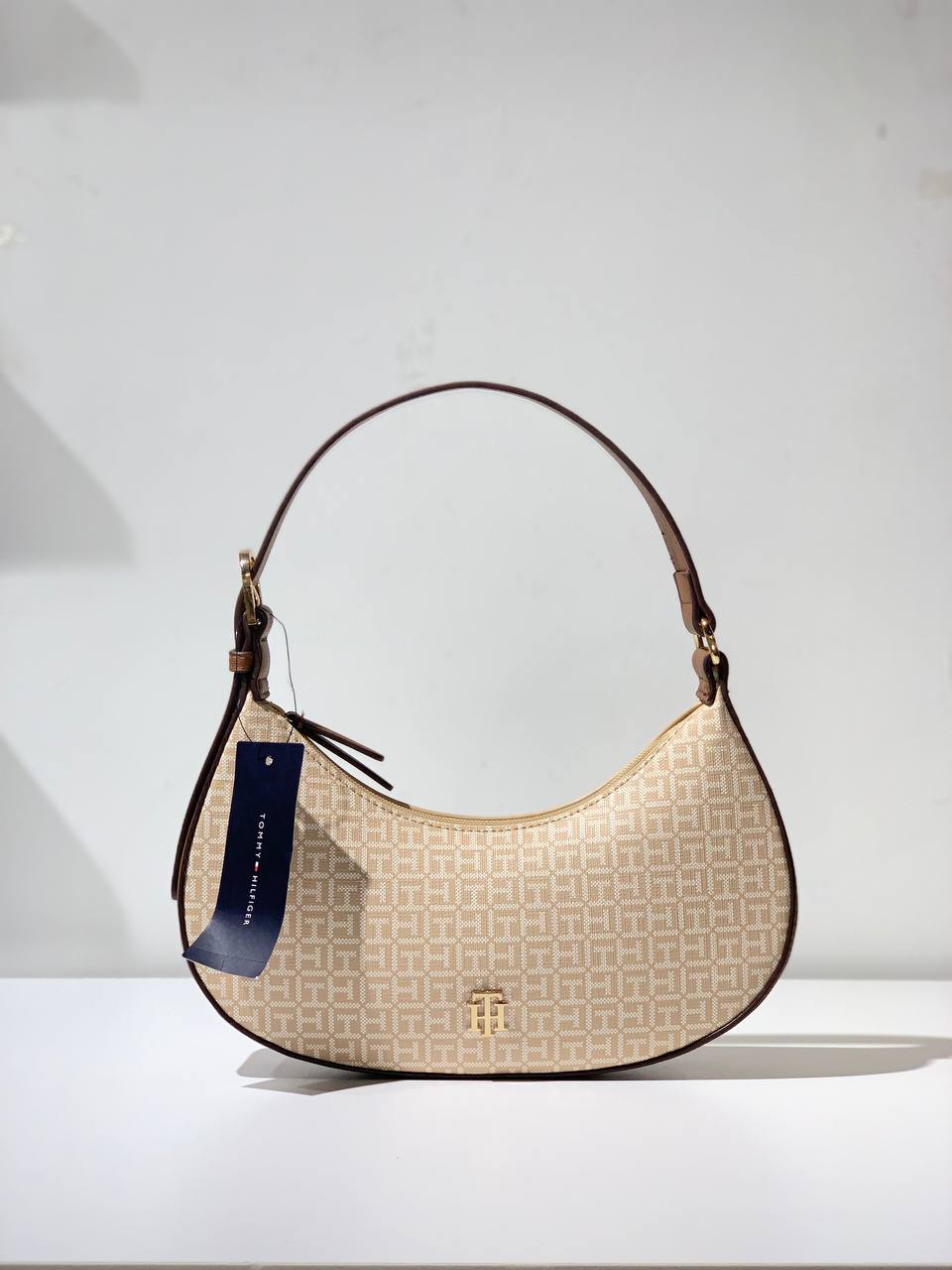 Tommy Hilfiger bag