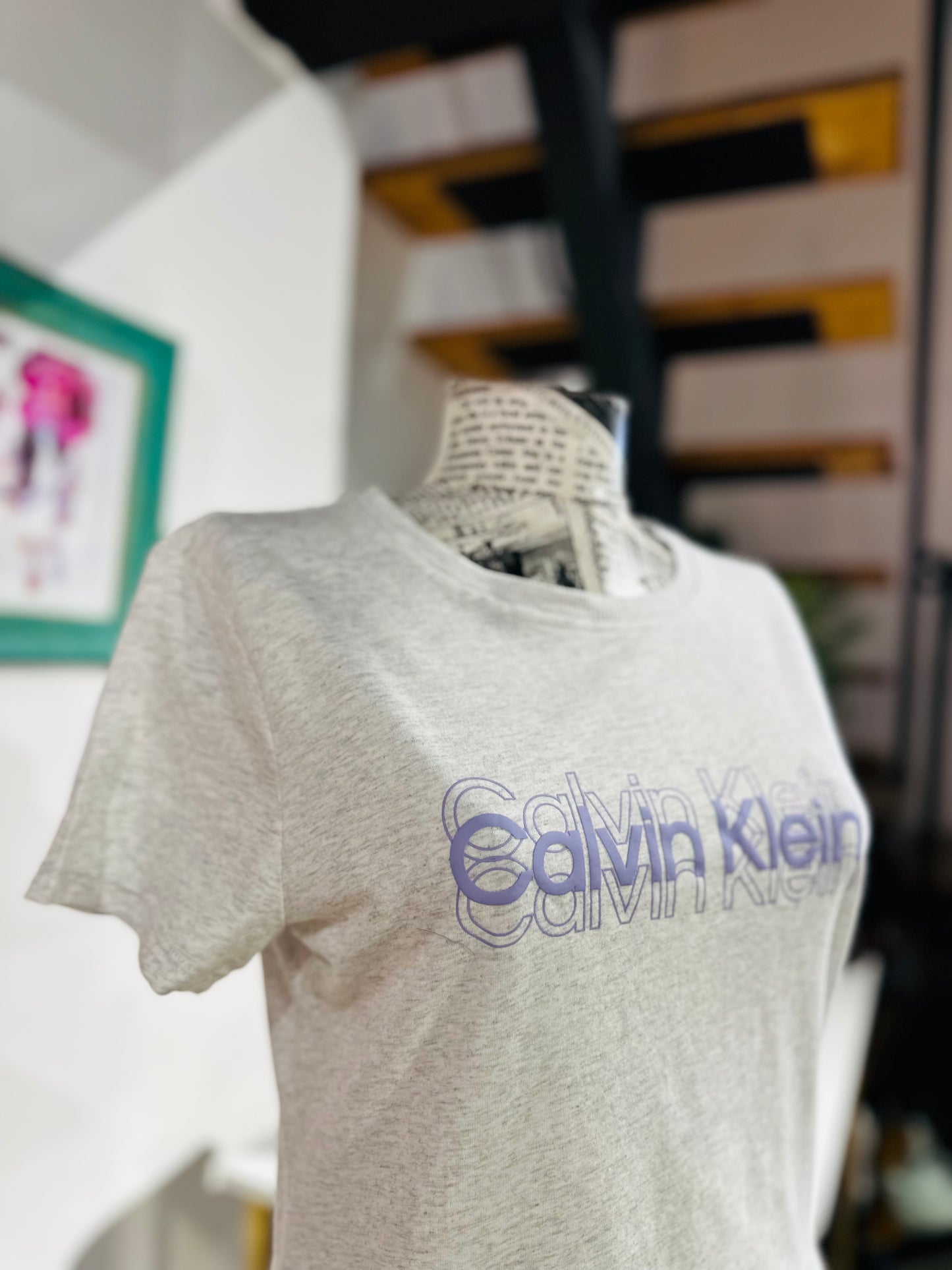 Calvin Klein t-shirt size small