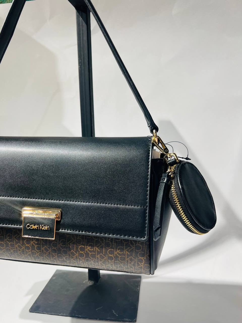 Calvin Klein shoulder bag whith wallet