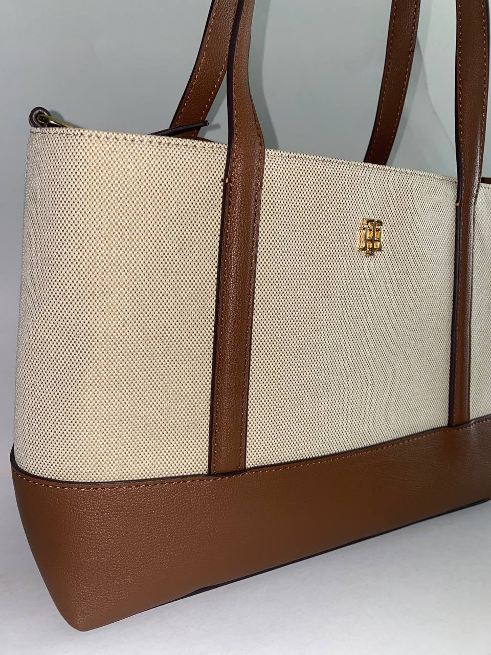 Tommy Hilfiger bag