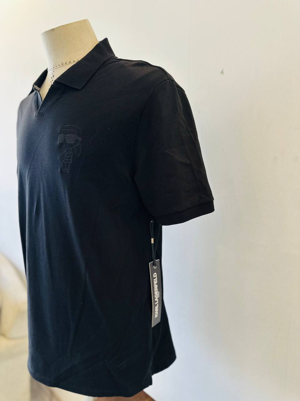 Karl Lagerfeld shirt size medium
