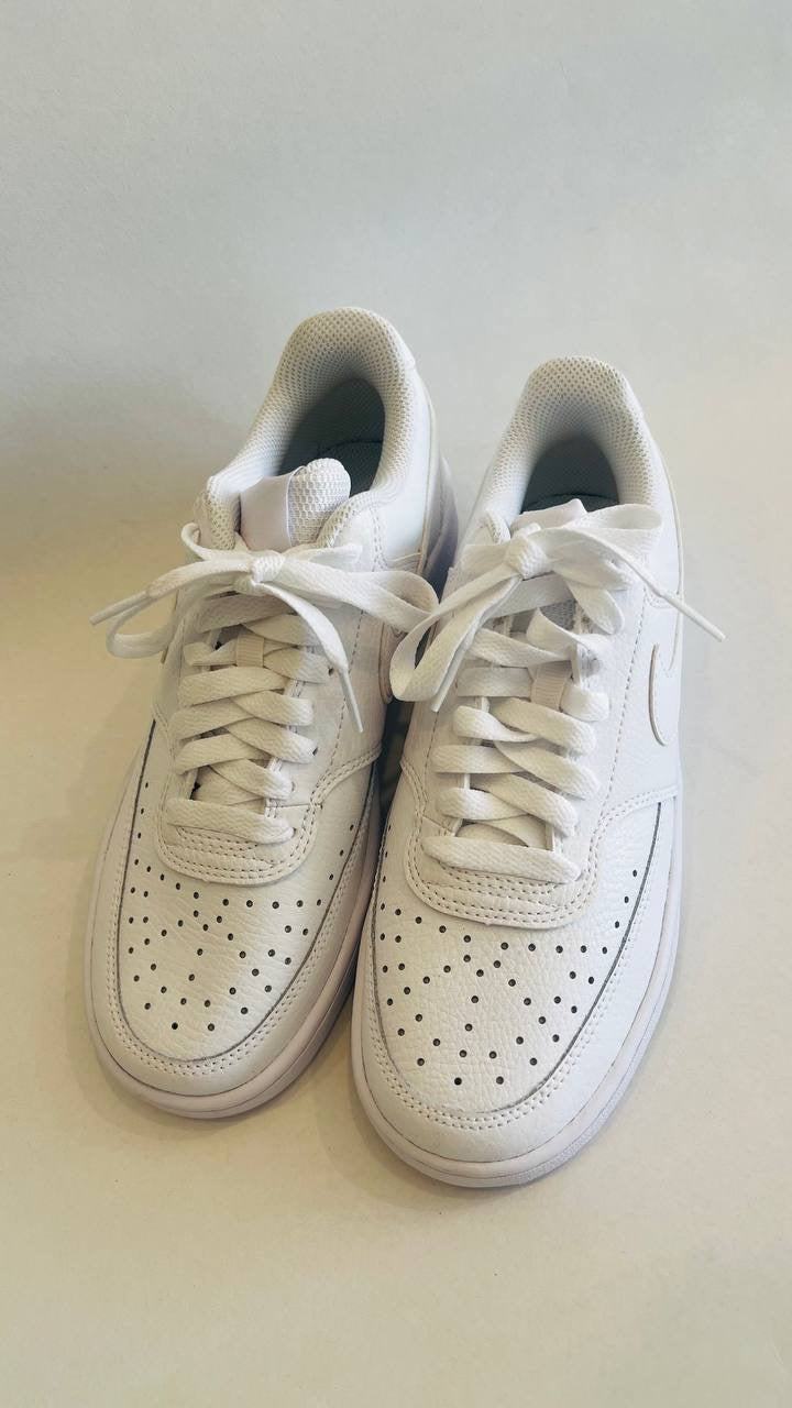 nike sneakers size 37.5