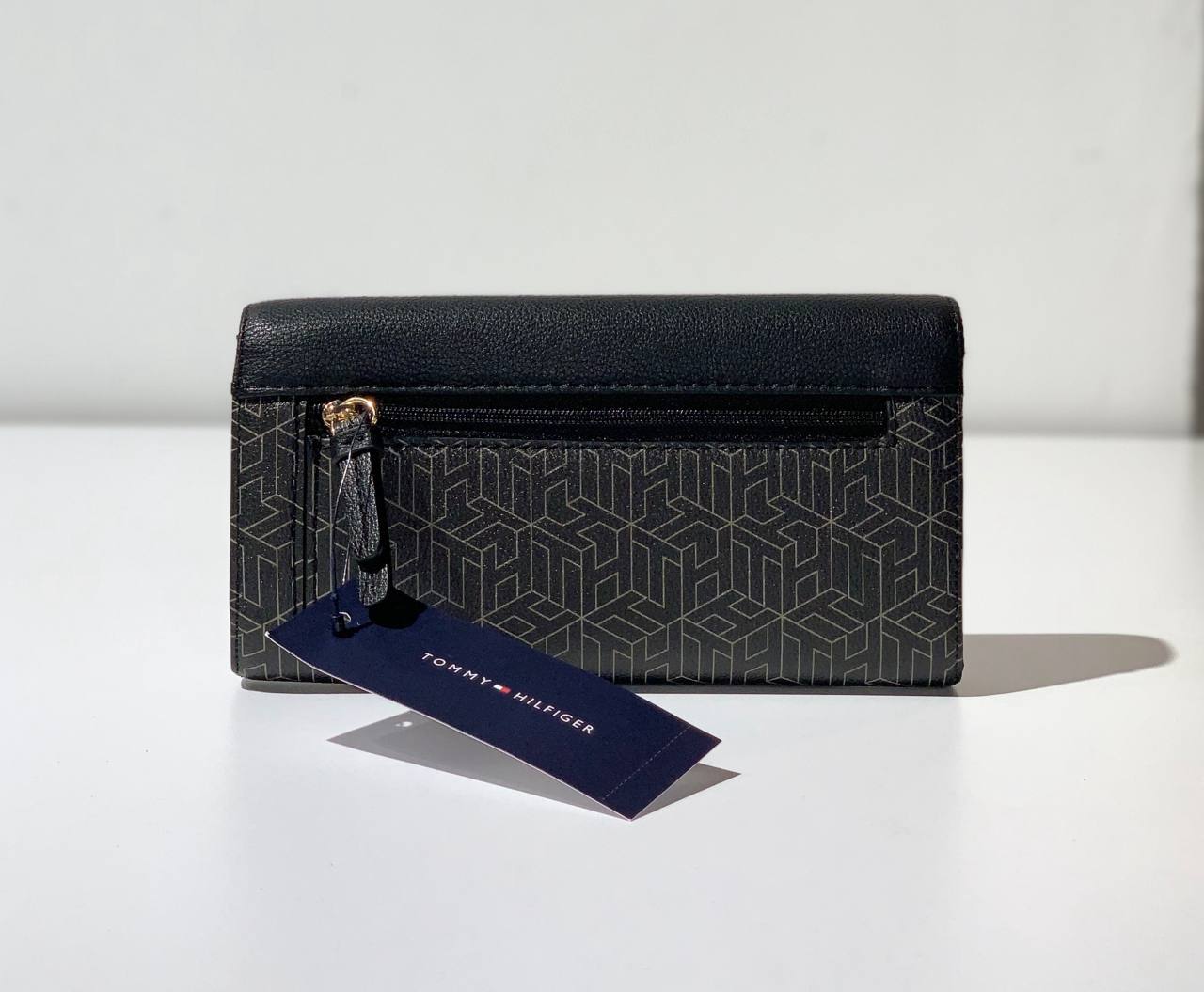 Tommy Hilfiger wallet