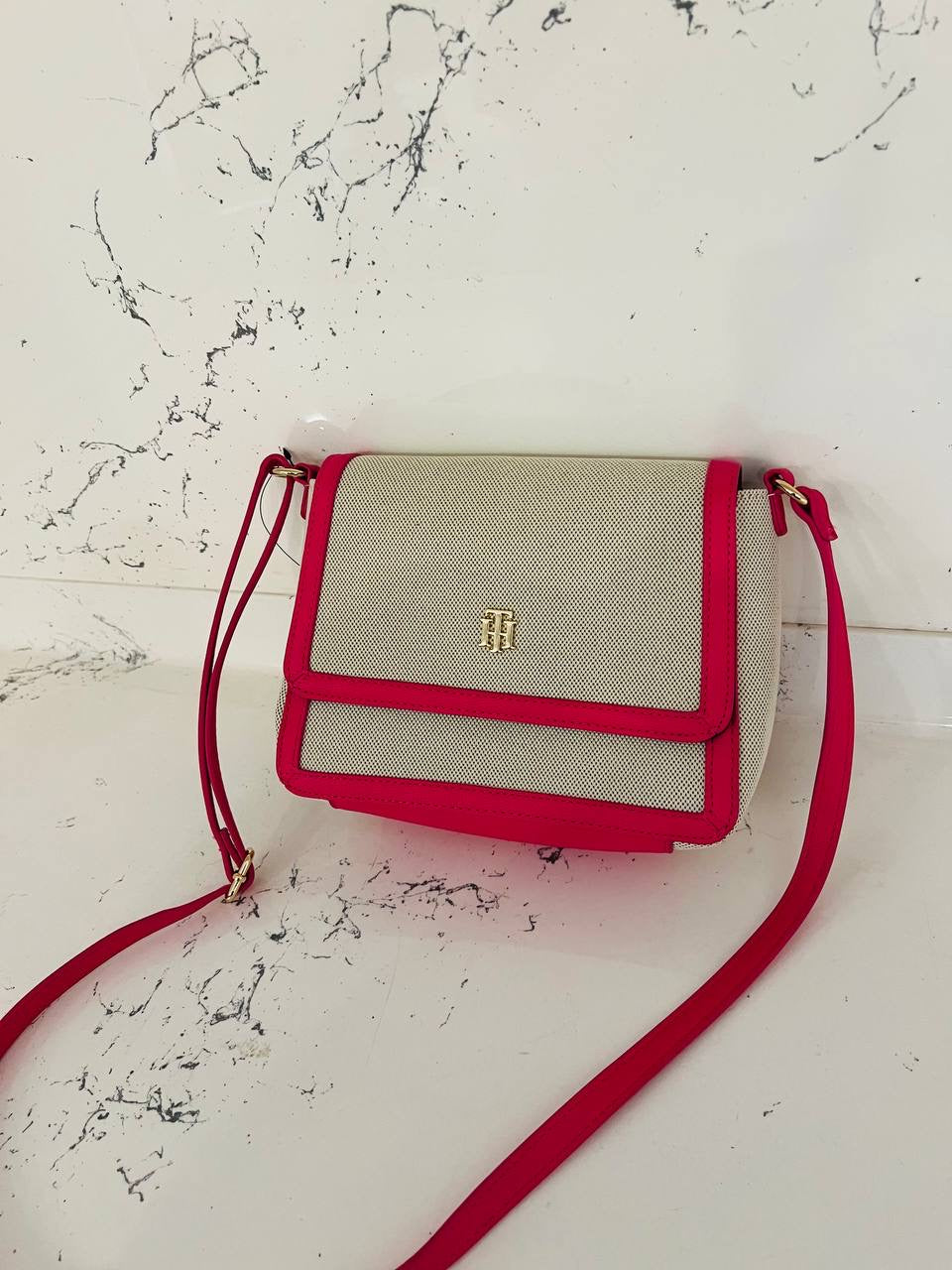 Tommy Hilfiger cross bag