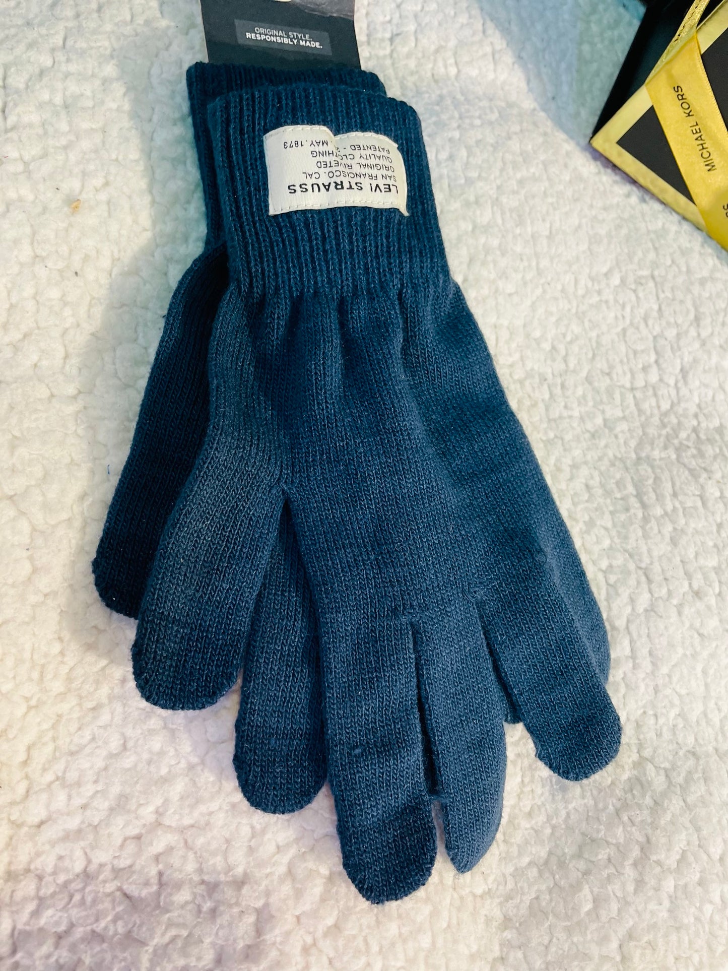 Levi’s gloves