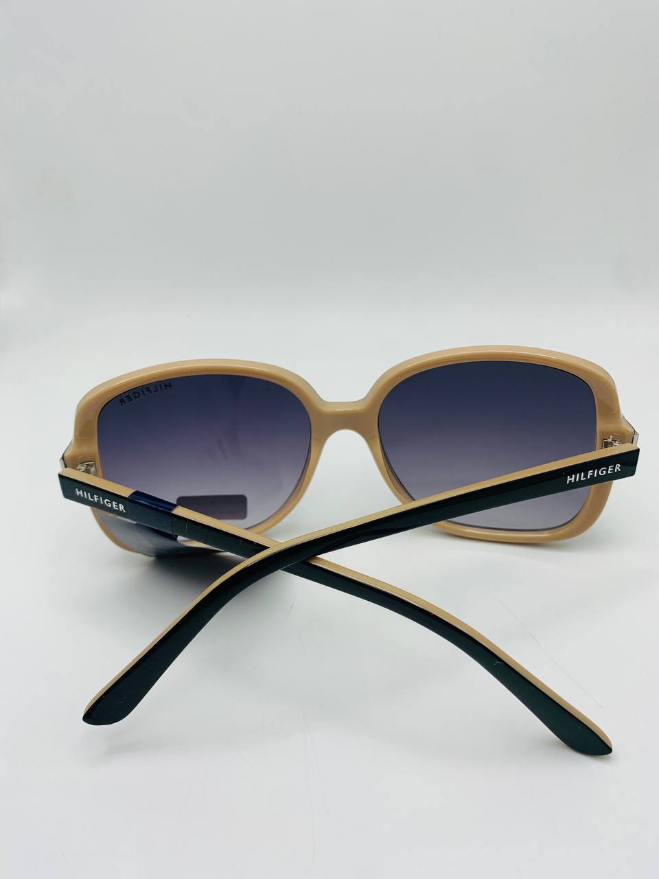 Tommy Hilfiger sunglass