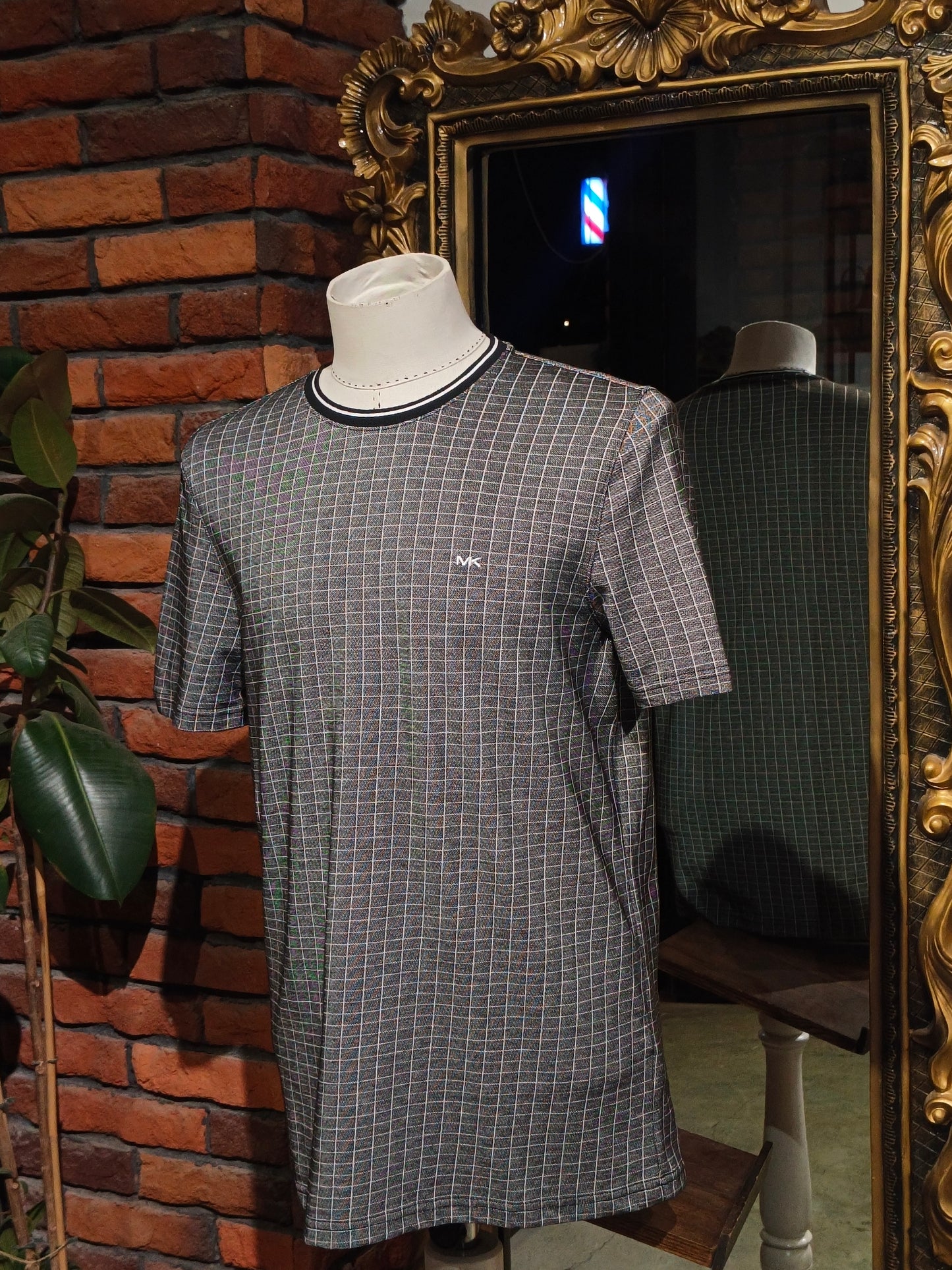 Michael kors shirt size Medium
