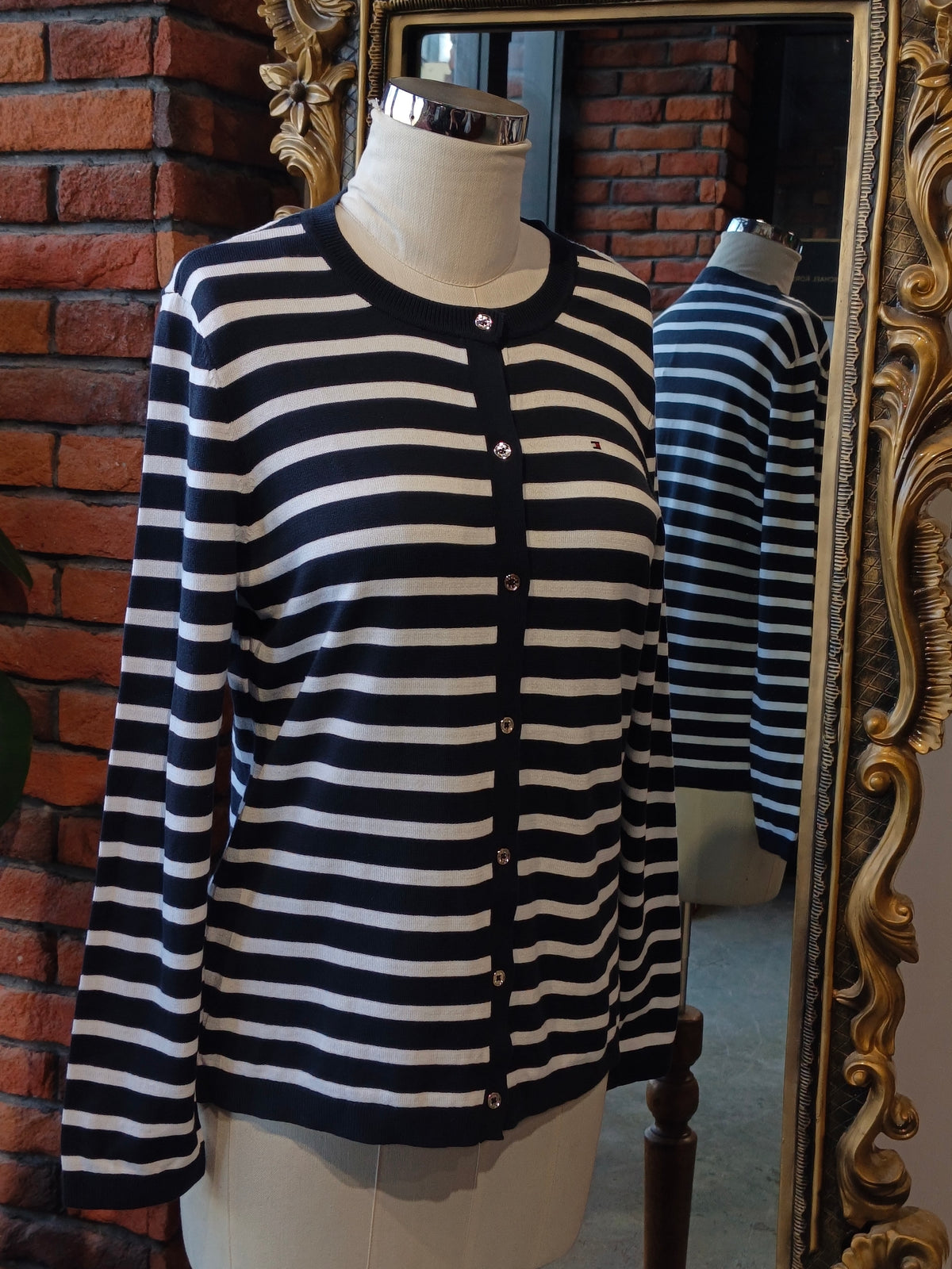 Tommy Hilfiger cardigan size large