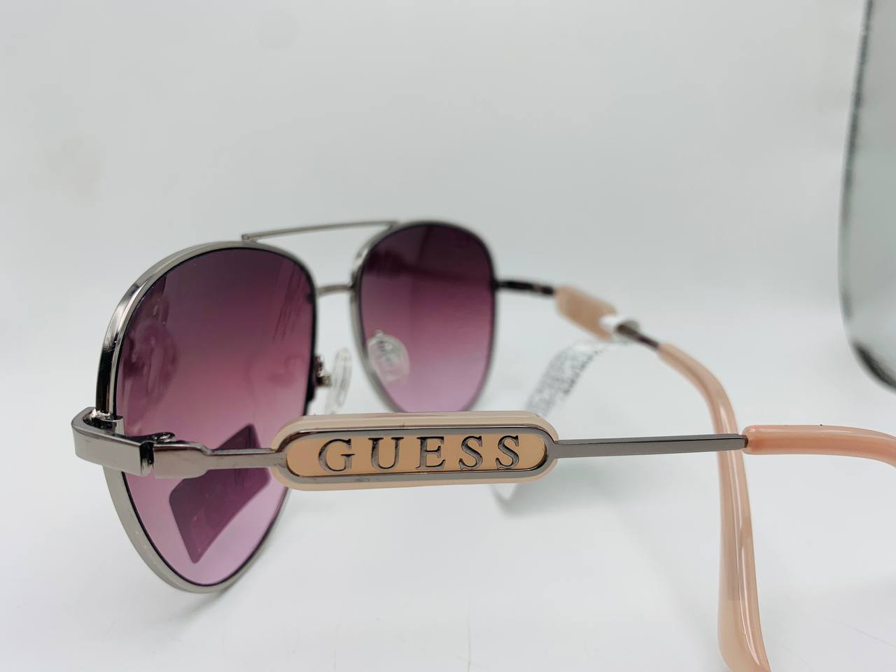 Guess sunglass