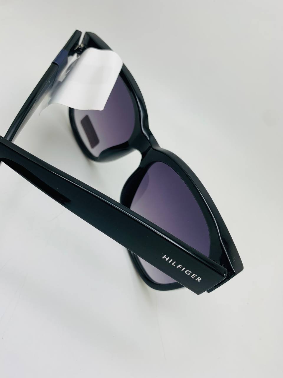 Tommy Hilfiger sunglass