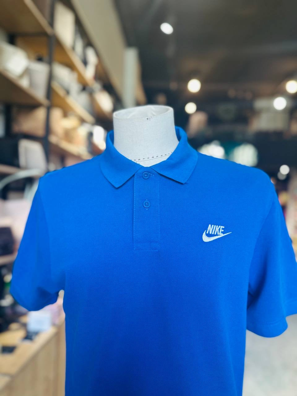 Nike shirt size medium