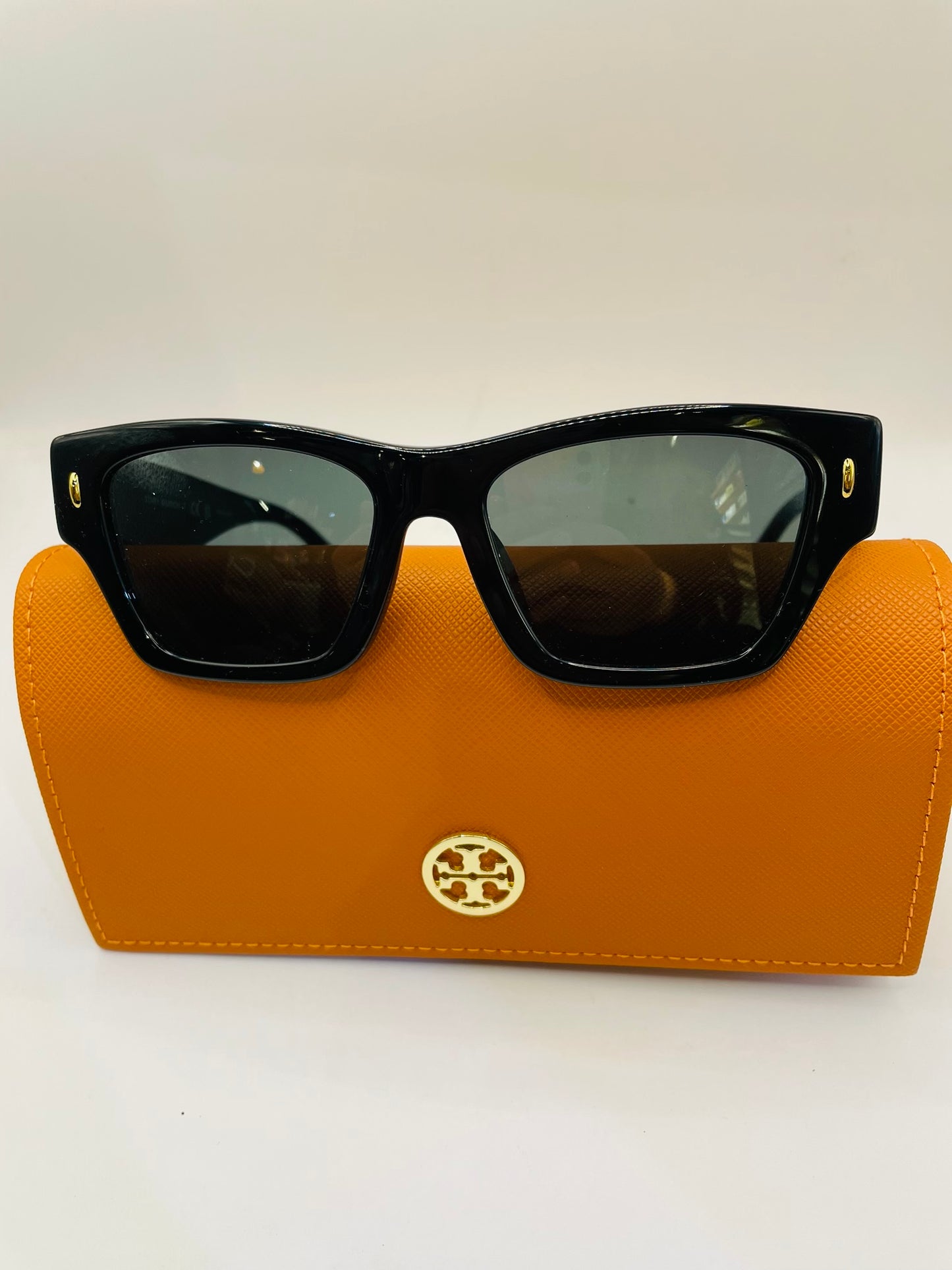 Tory Burch sunglass