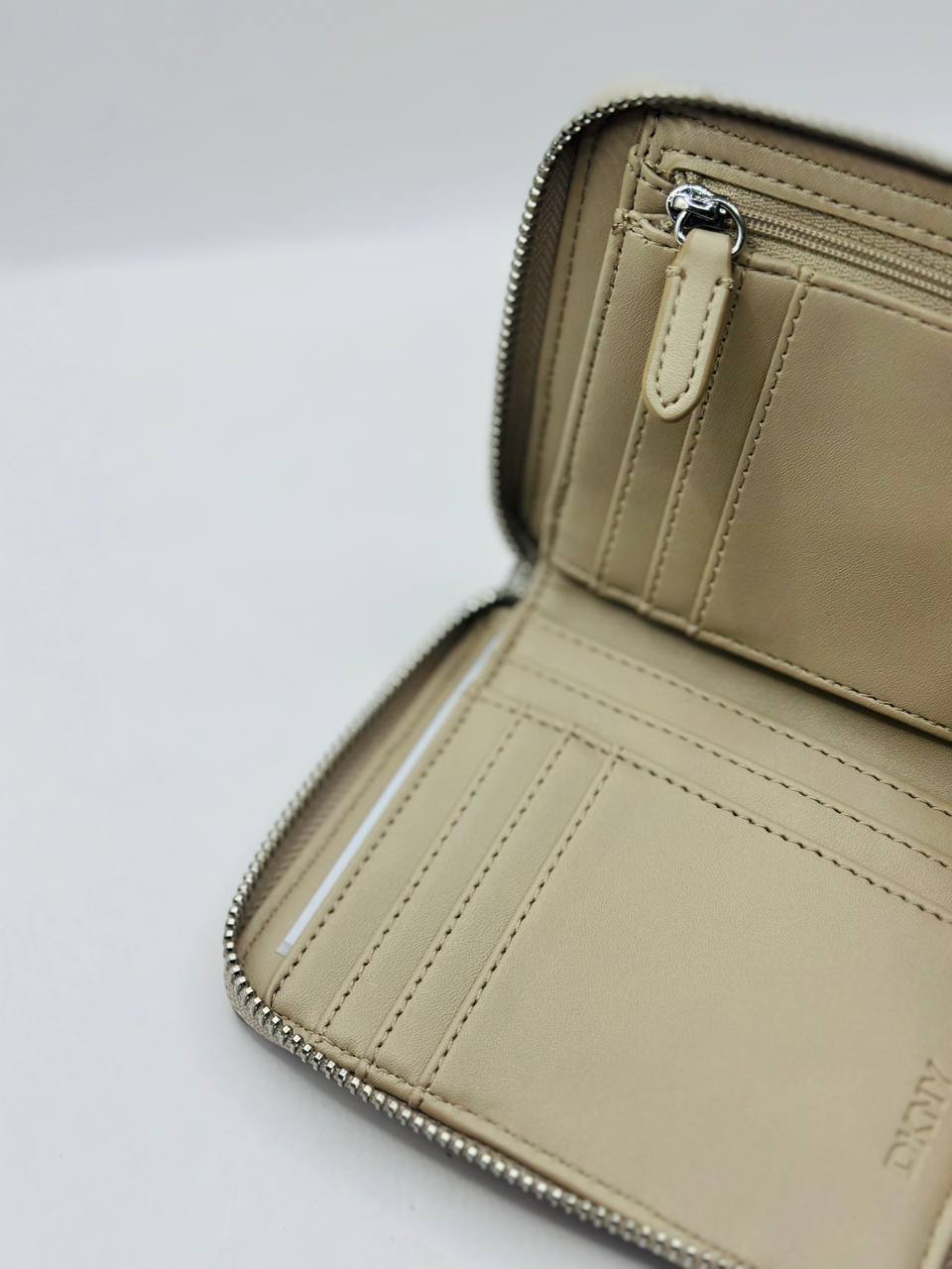Dkny wallet