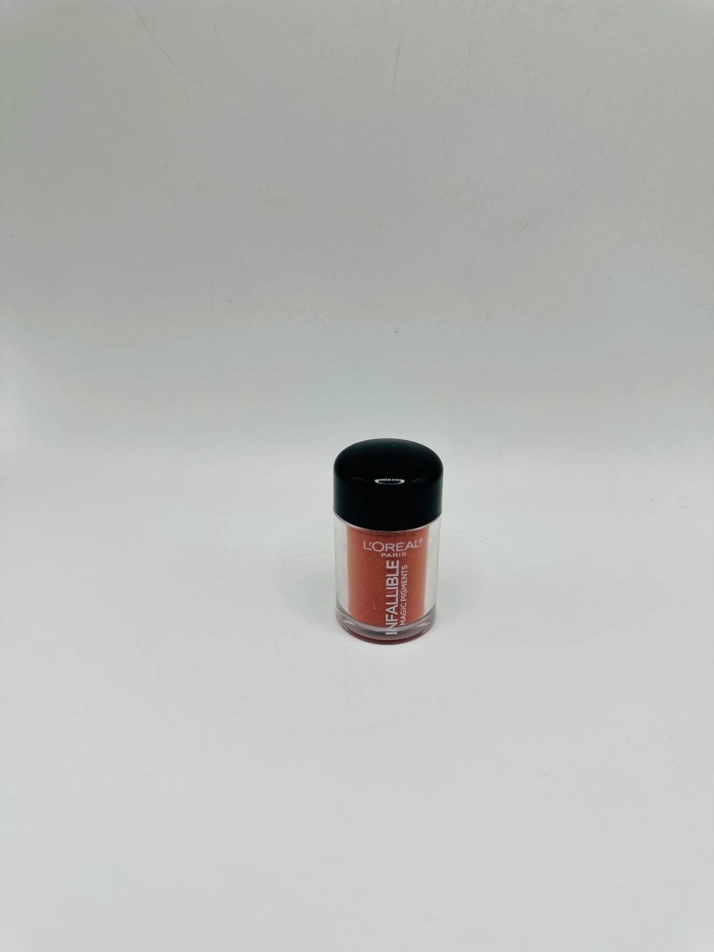 LoReal infallible magic pigment powder to cream texture for easy blending