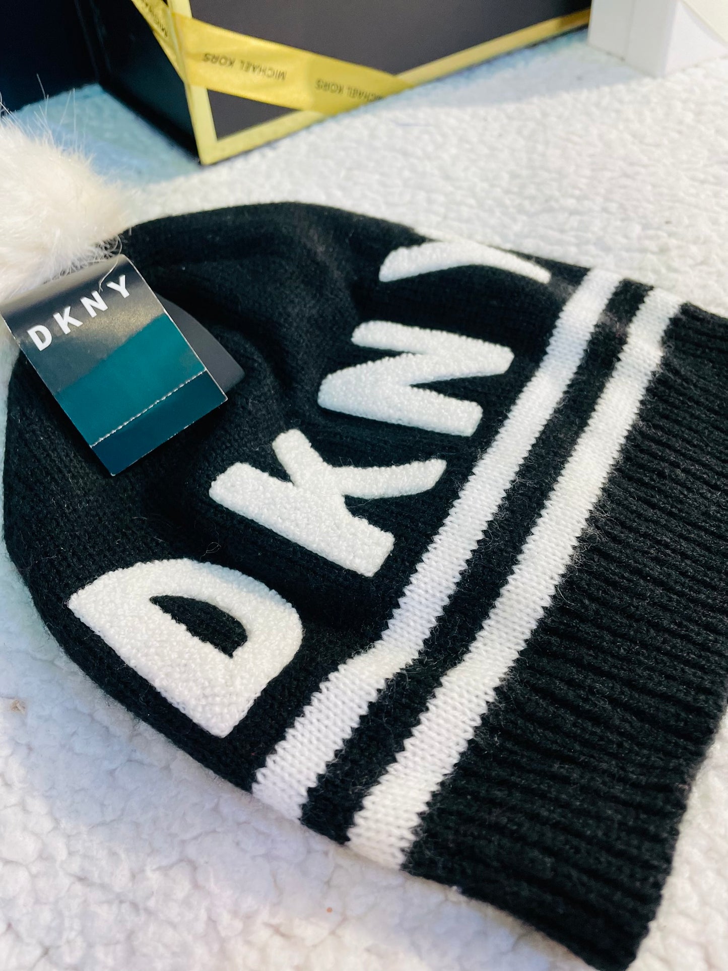 Dkny hat