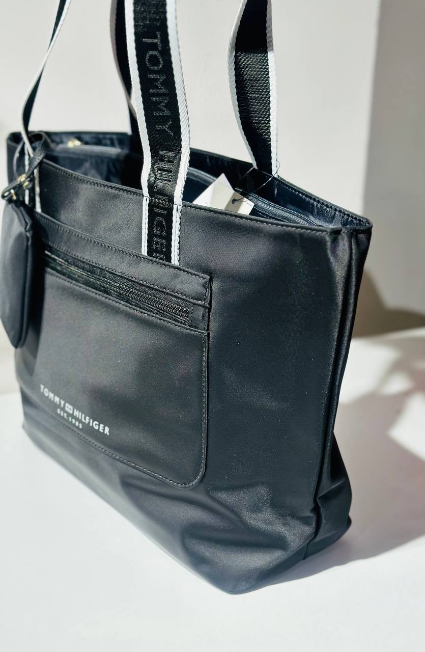 Tommy Hilfiger shoulder bag with wallet