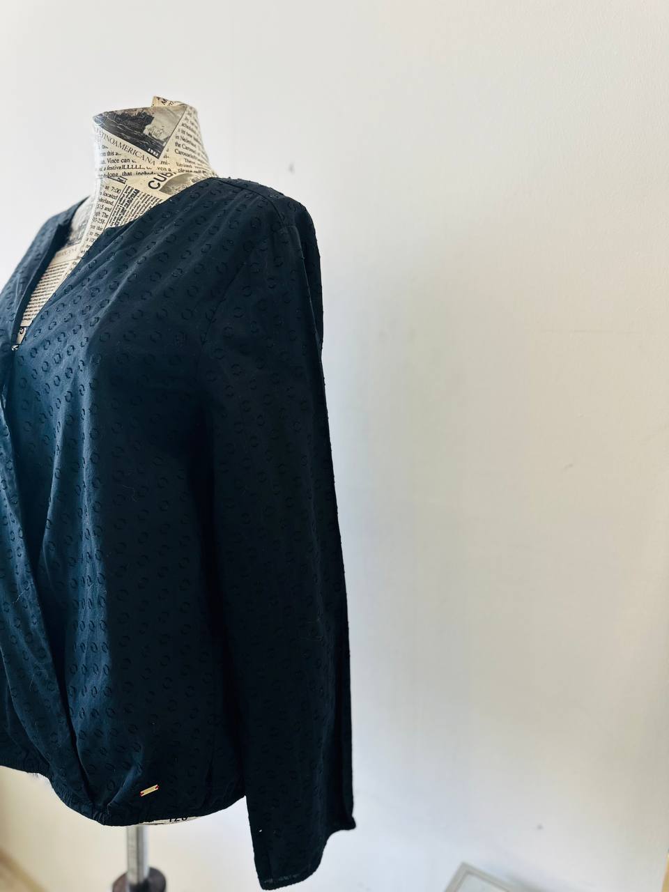 Tommy Hilfiger top size medium