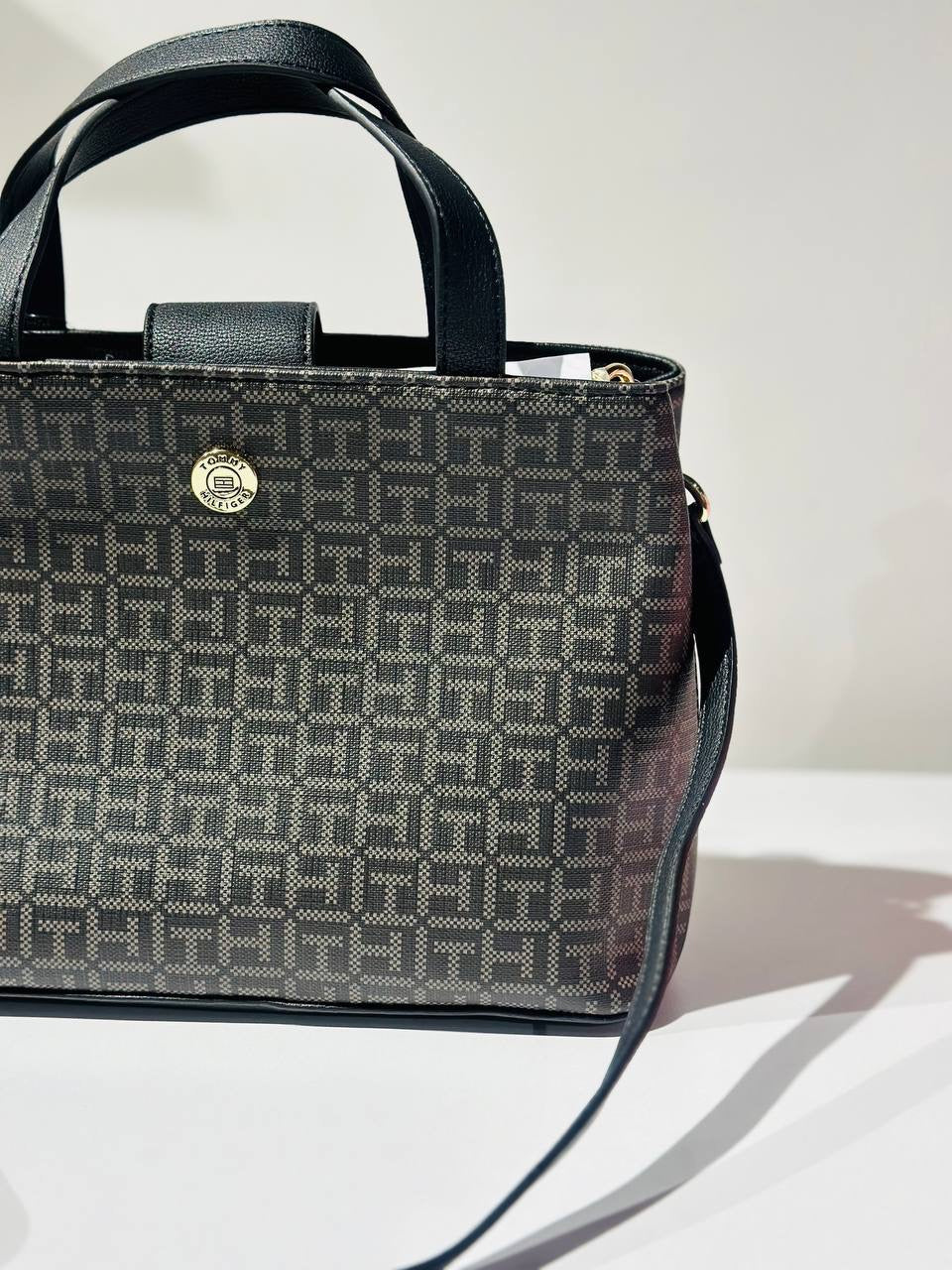 Tommy Hilfiger bag