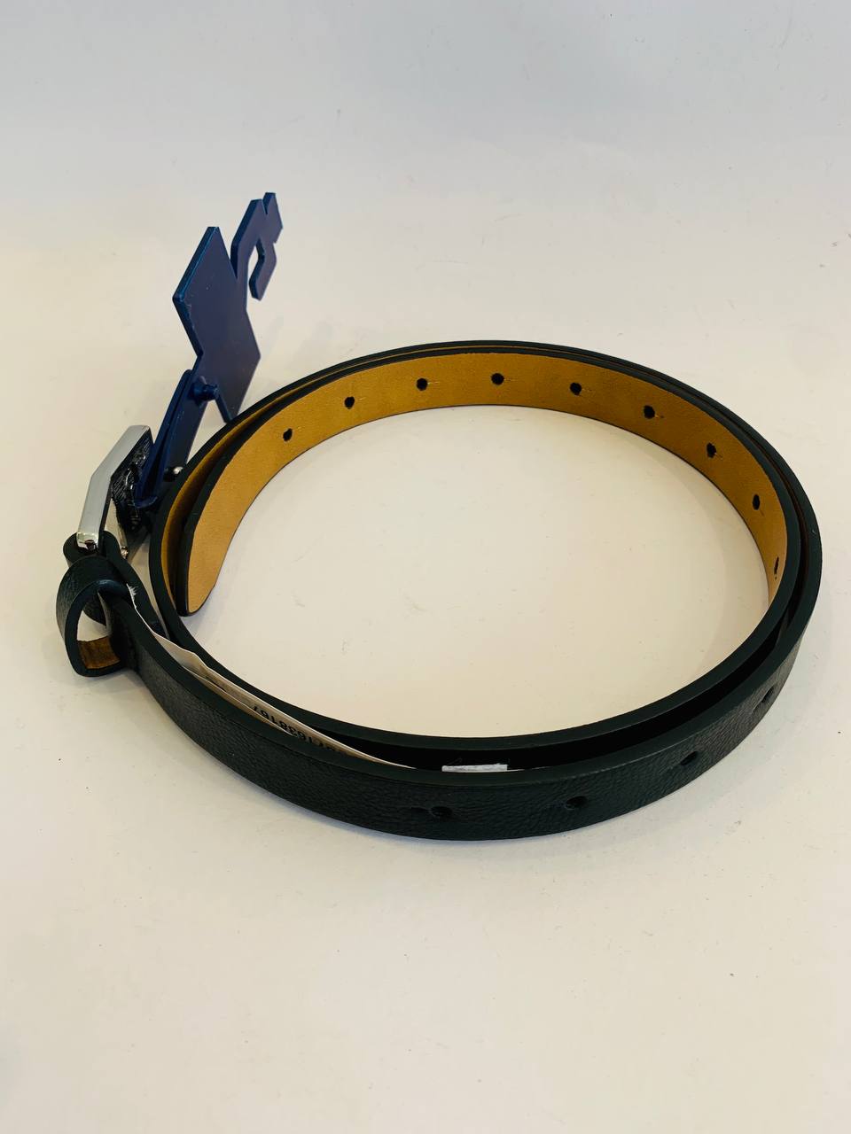 Tommy Hilfiger belt size medium