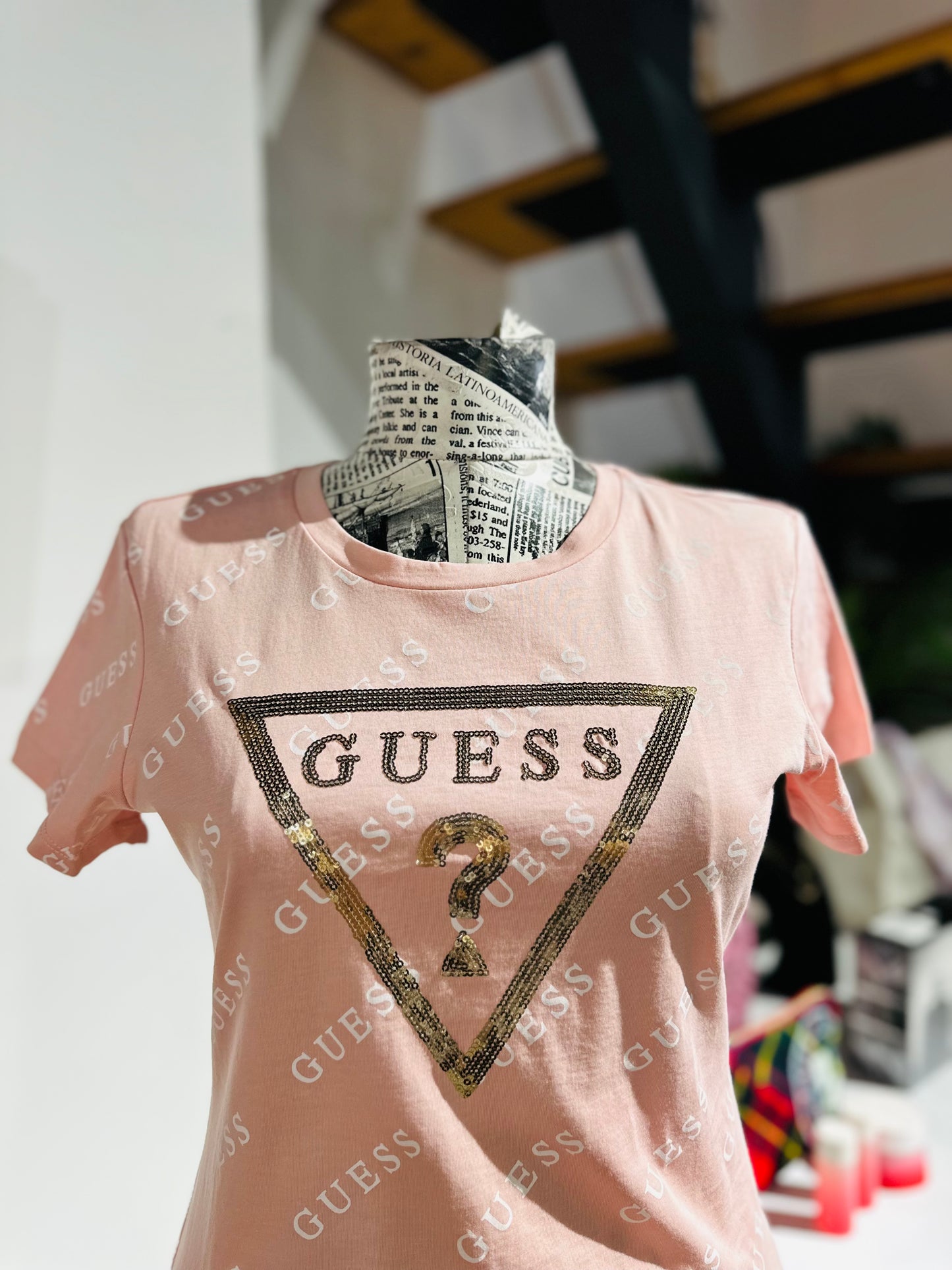 Guess t-shirt size medium