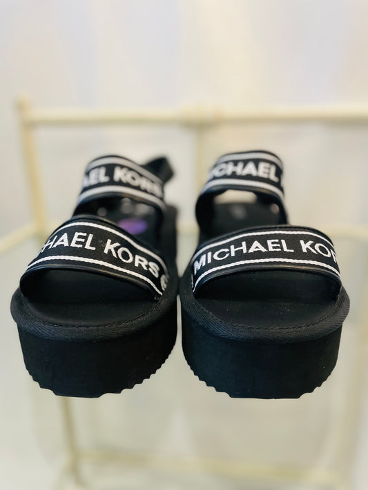 Michael kors sandal size 39