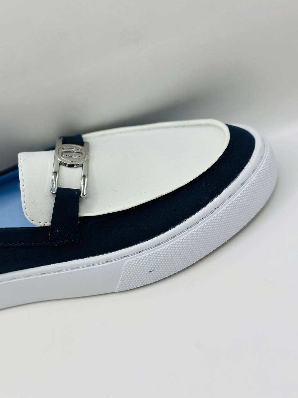 Tommy Hilfiger sneakers size 38.5
