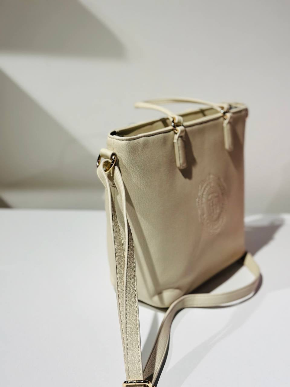 Tommy Hilfiger bag
