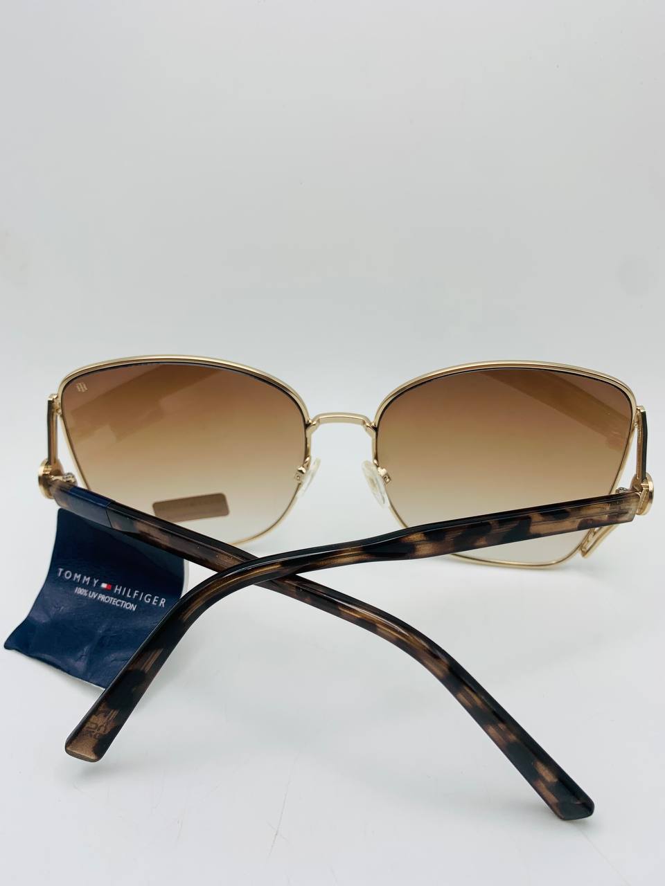 Tommy Hilfiger sunglass