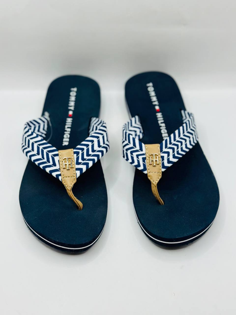 Tommy Hilfiger sandal size 37.5