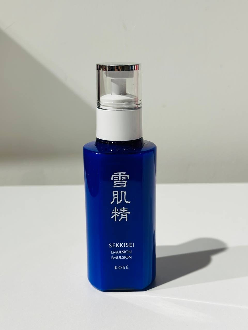 KOSÉ SEKKISEI Emulsion It is a lightweight, hydrating facial moisturizer that contains oriental herbal extracts to help brighten and soften the skin