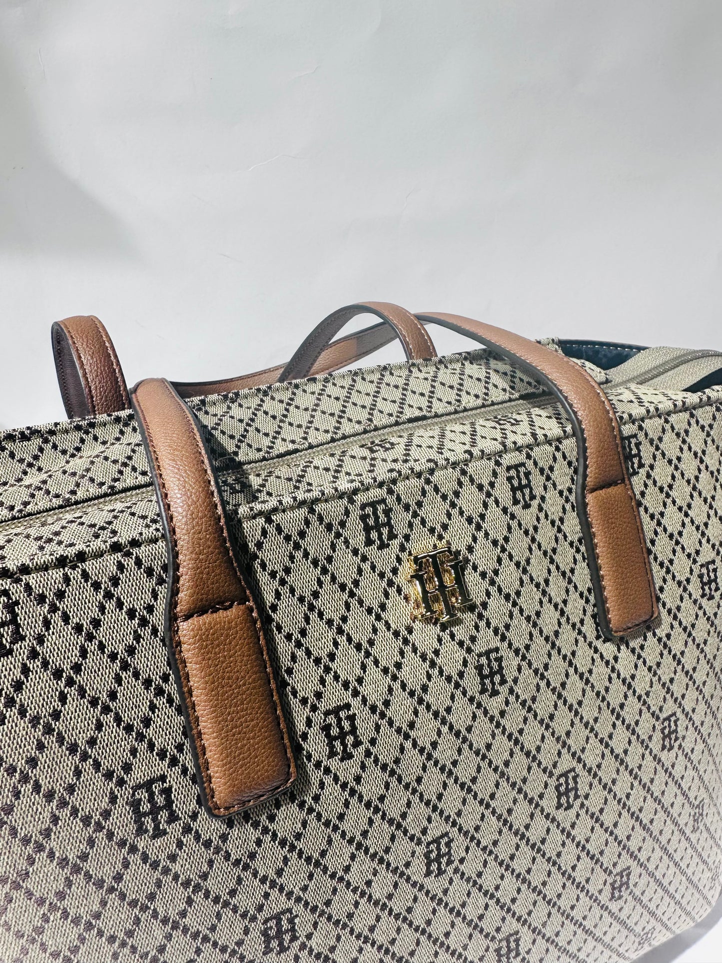 Tommy Hilfiger shoulder bag