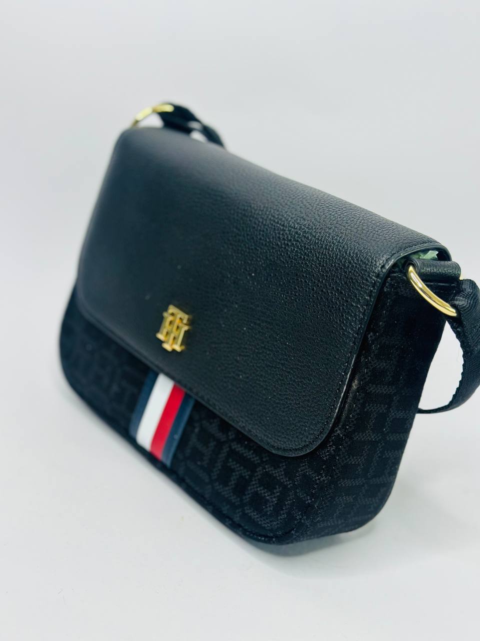 Tommy Hilfiger bag