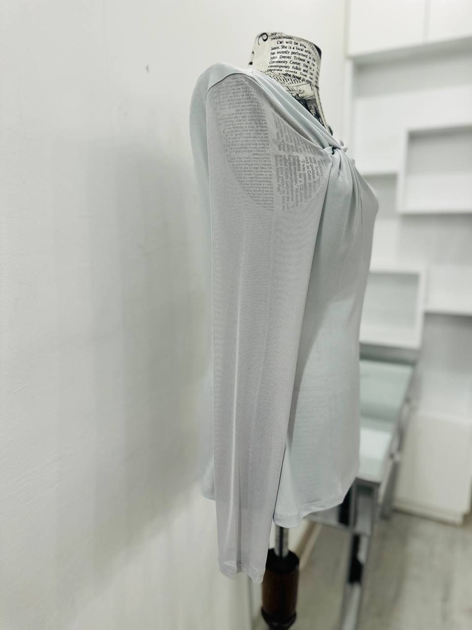 Dkny top size medium