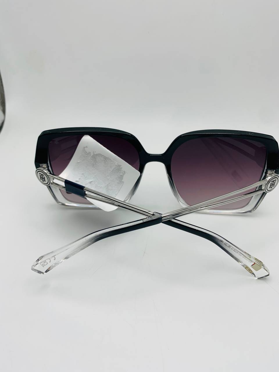 Tommy Hilfiger sunglass