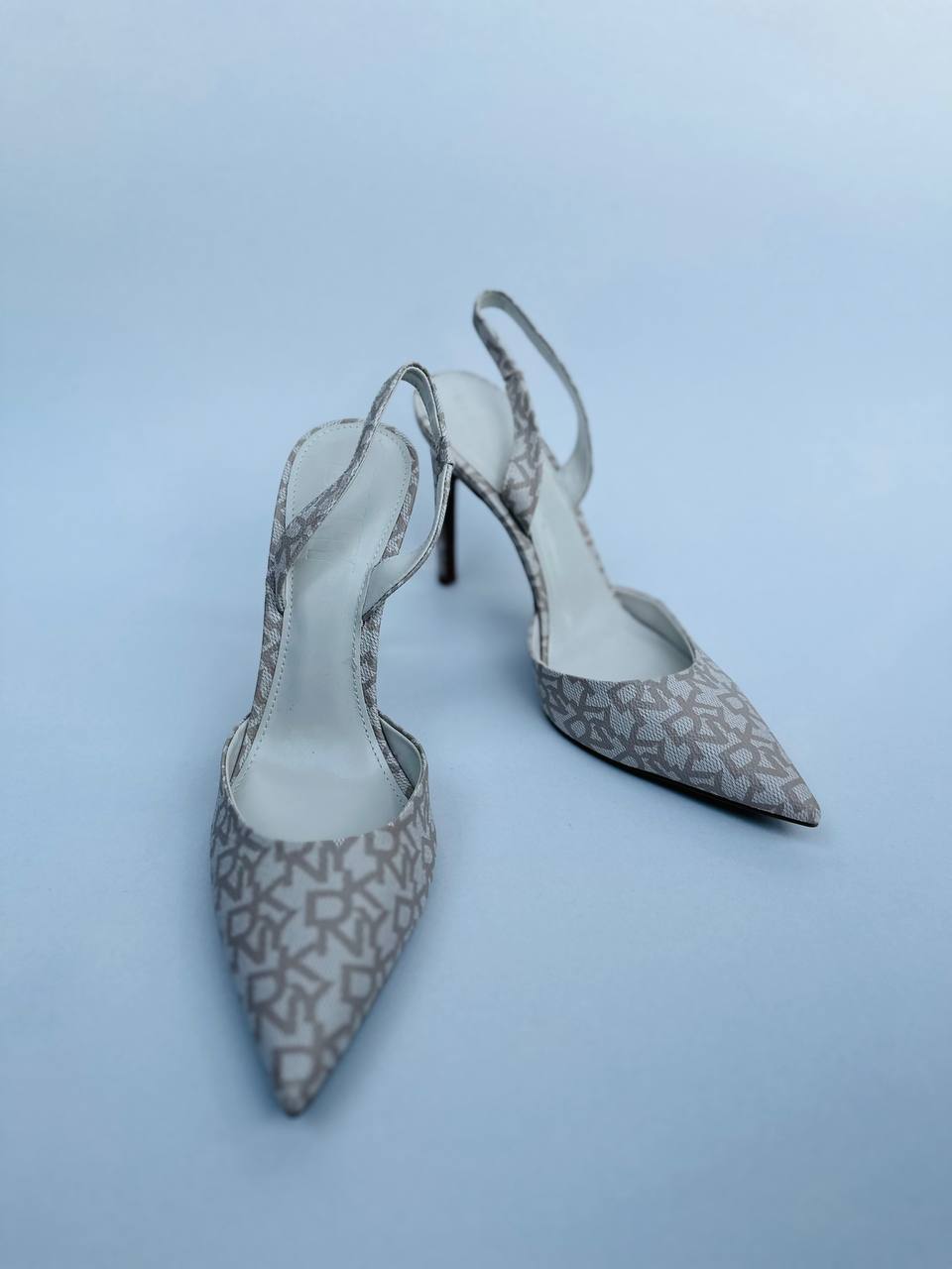 Dkny shoes size 40